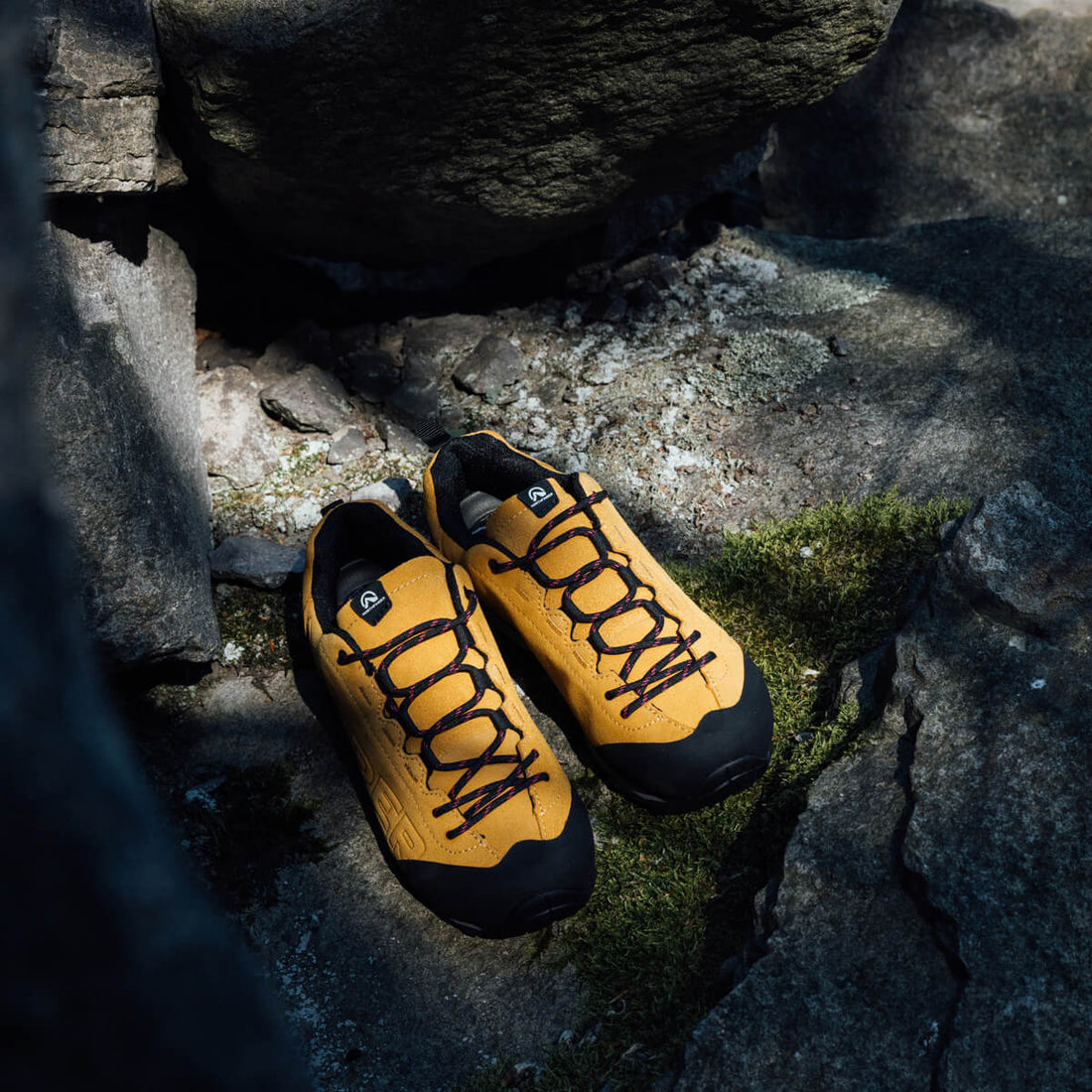 TO-2001OR women's low cut outdoor shoes with Vibram® outsole KIRAT